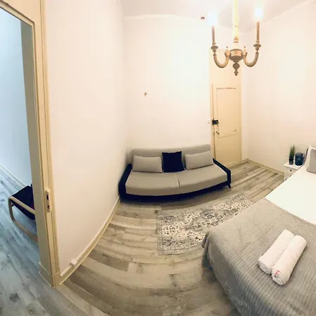 High Standard Lisbon, Super For Tourists *