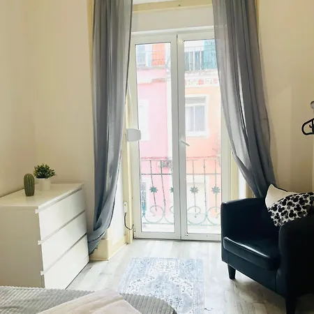 High Standard Lisbon, Super For Tourists リスボン